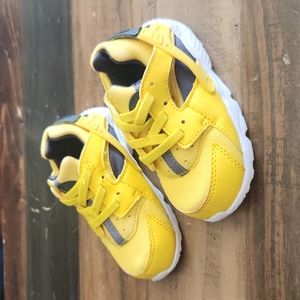 Nike Huarache Run Baby/Toddler Shoes Yellow/Black Size 7C